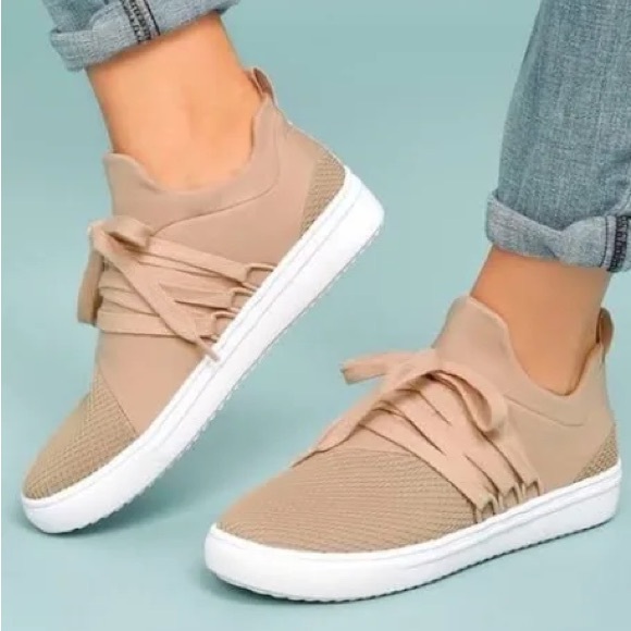 Steve Madden Shoes - Steve Madden Lancer Blush Women’s Sneakers